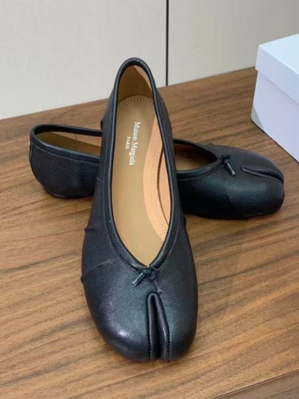 Maison Martin Margiela Black Tabi Split Toe Leather Ballet Flats